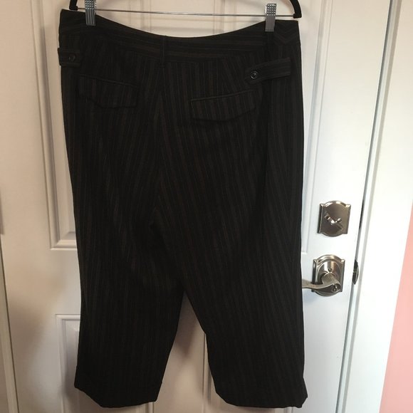 Women's Nine West Capri Slacks Black with Brown Pinstripes with Leg Cuffs - 14W - Picture 2 of 6